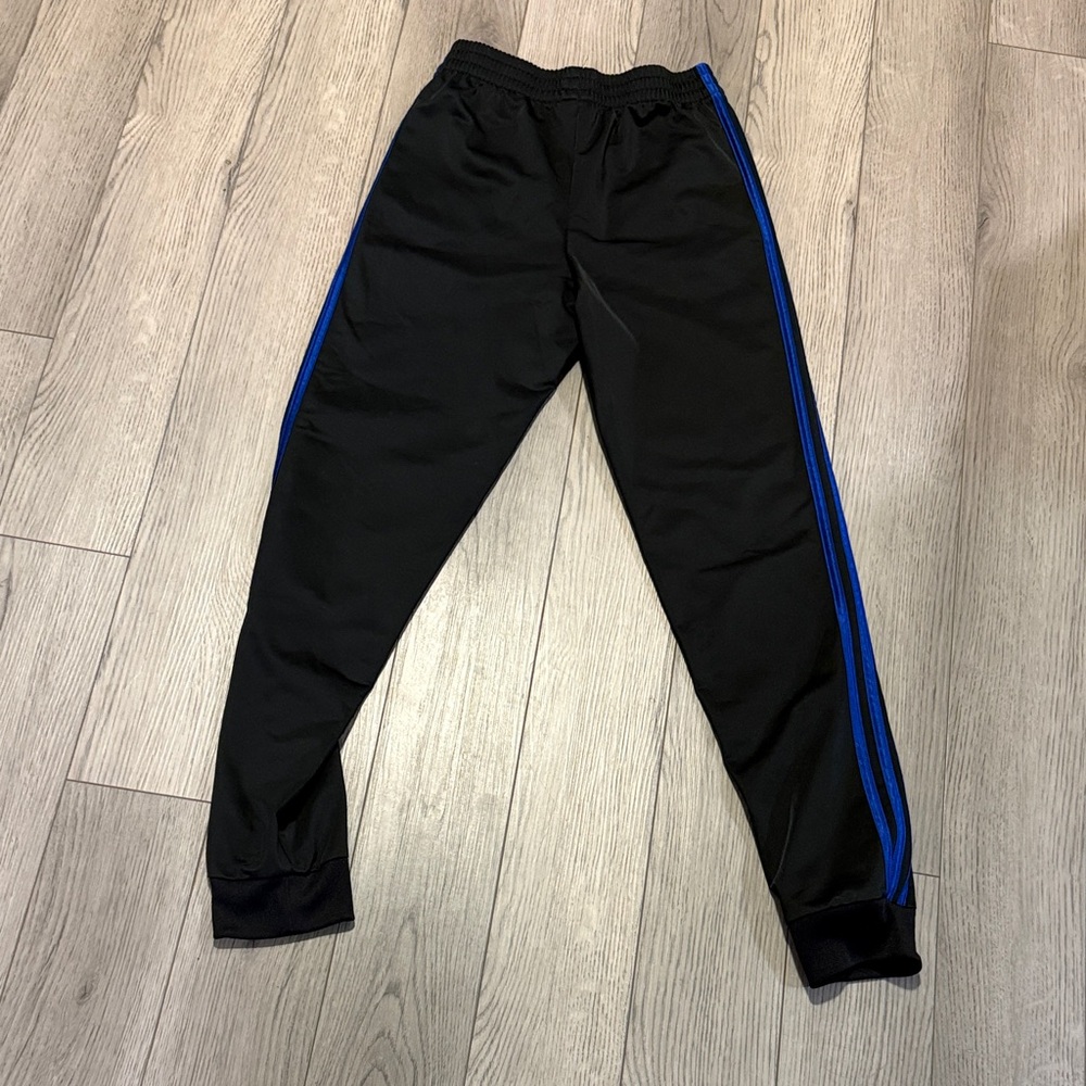 Boy size l large adidas Black jogger Pants in good used condition - Picture 3 of 3